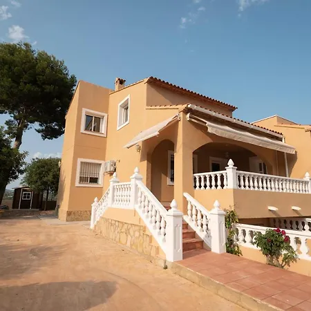 Les Nines Holiday home *